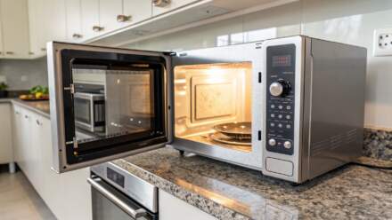 Como Limpar Micro-ondas por Dentro sem Esforço